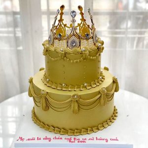Bánh sinh nhật vương miện hai tầng