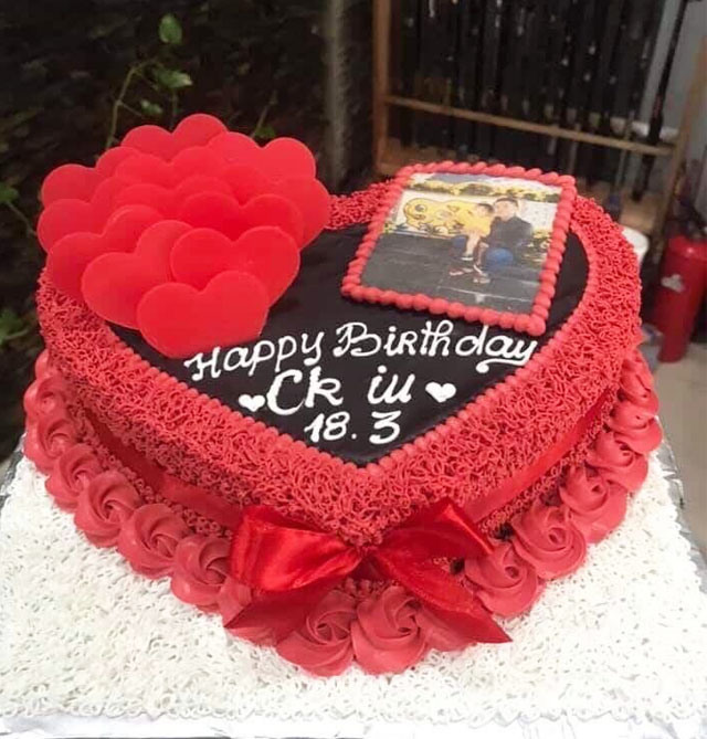 Bánh sinh nhật in hình trái ngược tim gắn tim red color và bánh nhỏ xinh tươi tặng  phái đẹp  Bánh Kem Ngộ Nghĩnh