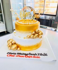 Bánh sinh nhật vương miện tone vàng