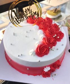 Bánh sinh nhật hoa hồng đơn giản