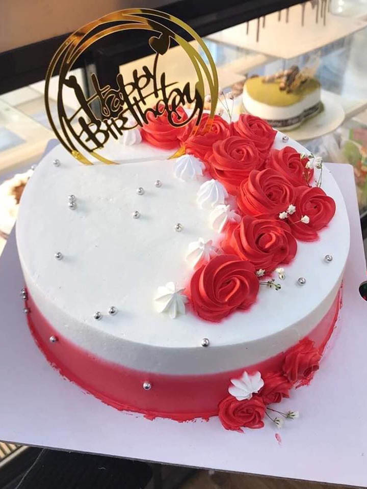 Bánh sinh nhật hoa hồng đơn giản