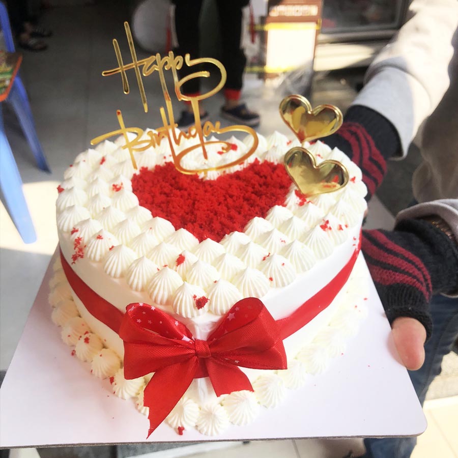 Bánh kem sinh nhật socola in hình cặp đôi xấp tiền phú quý tặng người yêu -  Bánh Thiên Thần : Chuyên nhận đặt bánh sinh nhật theo mẫu
