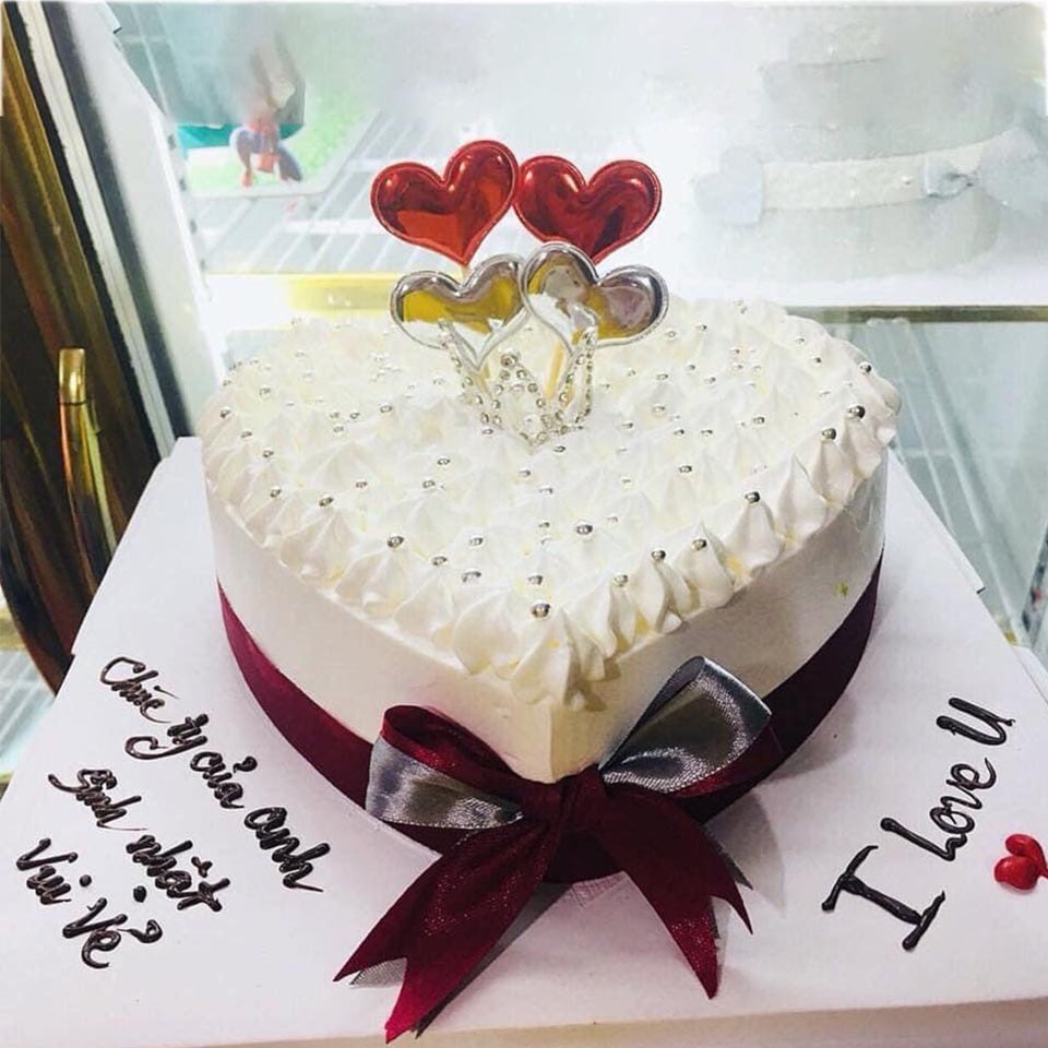 Bánh sinh nhật trái tim tặng người yêu đẹp - Thu Hường Bakery