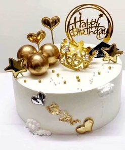 Bánh sinh nhật vương miện vàng