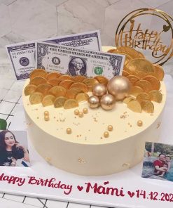 Bánh sinh nhật tiền vàng