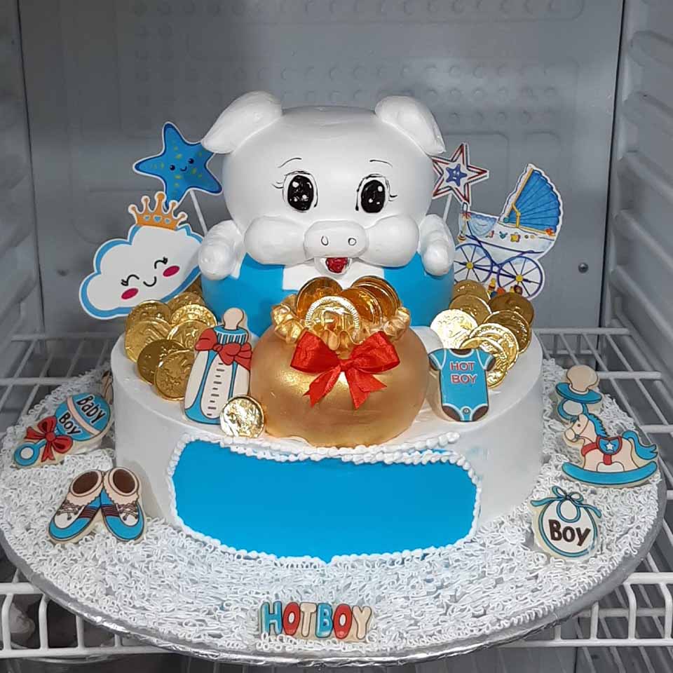Bánh kem heo con ngồi cùng bánh sinh nhật - Tiệm Bánh Mon Chéri | Bánh kem  dễ thương