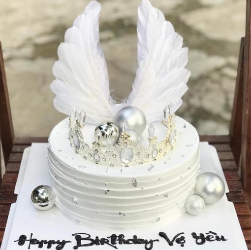 Bánh sinh nhật vương miện tặng vợ