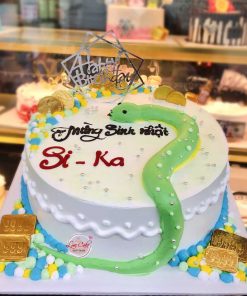 Bánh sinh nhật con rắn cho bé