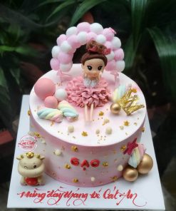 Bánh sinh nhật công chúa cho bé gái