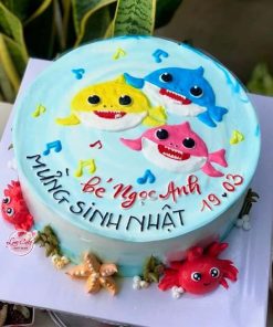 Bánh sinh nhật cá mập baby shark cho bé