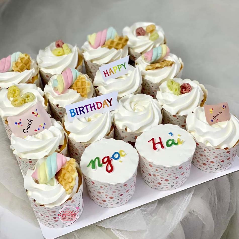 Bánh kem sinh nhật tạo hình 3d chú khỉ và cupcake trang trí đáng yêu tặng  bé trai | Bánh Kem Ngộ Nghĩnh
