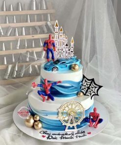 Bánh sinh nhật siêu nhân cho bé trai