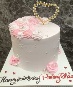 Bánh sinh nhật màu hồng