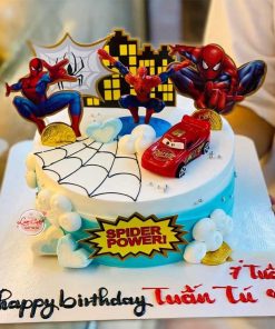 Bánh sinh nhật siêu nhân cho bé 7 tuổi