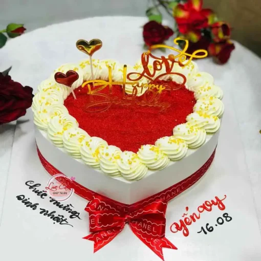 Bánh sinh nhật hình trái tim cho bạn gái